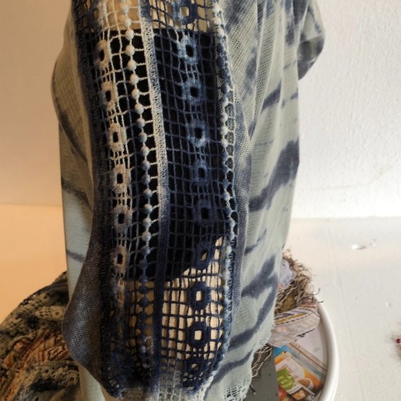 BUCKLE LIGHT BLUE AND DARK BLUE CARDIGAN WITH KNIT LACE - Picture 4 of 7